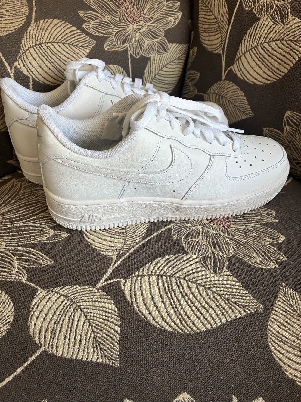 Nike Air Force 1 ‘07 Low triple White Leather Sneakers